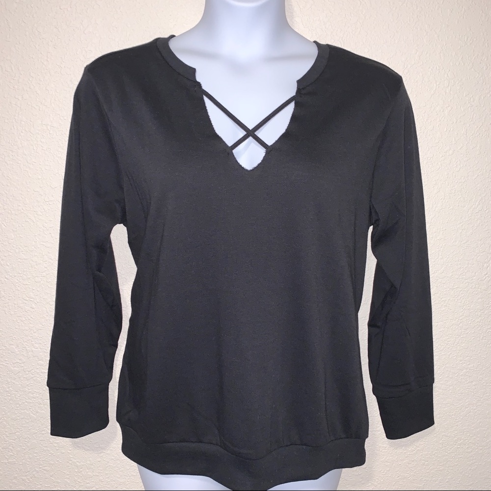 Almost Famous 2X Black Strappy Front 3/4 Sleeve Sweatshirt